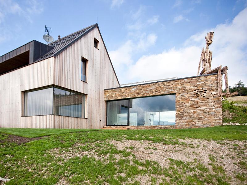 Sitting Figure Wood — sculpture by Jakub Flejšar