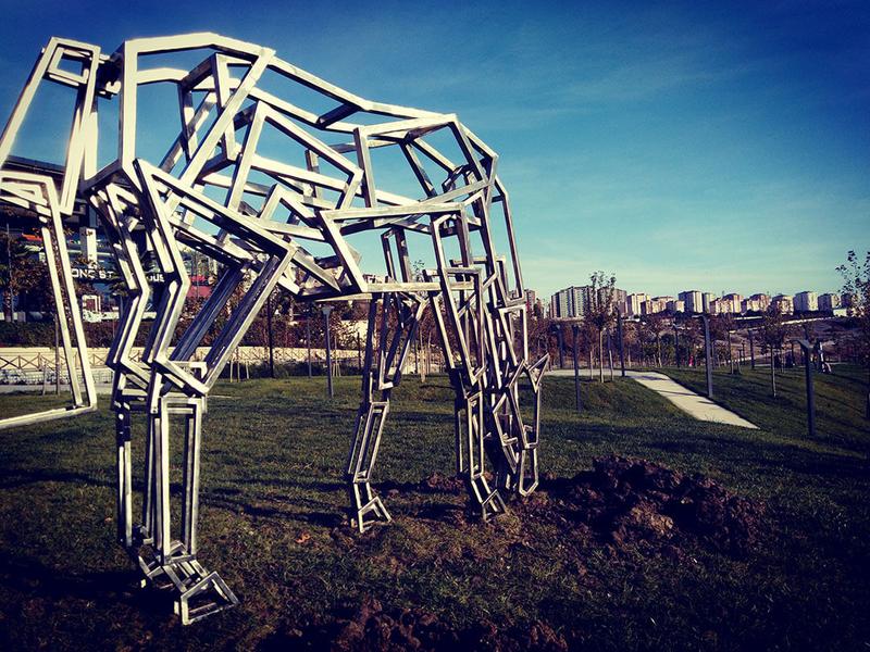 Horses — sculpture by Jakub Flejšar