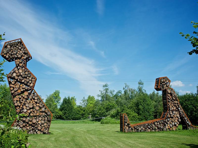 Figure and Half Figure sculpture by Jakub Flejšar — view 1