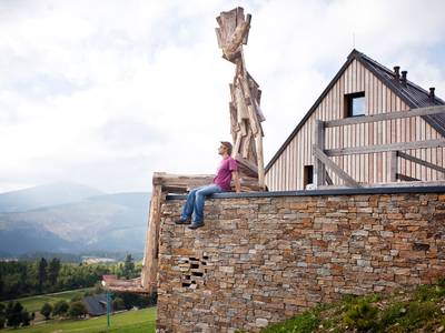Sitting Figure sculpture by Jakub Flejšar — view 3