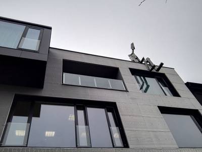 Between Heaven and Earth sculpture by Jakub Flejšar — view 2